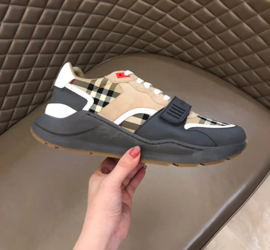 BB Black Trainer